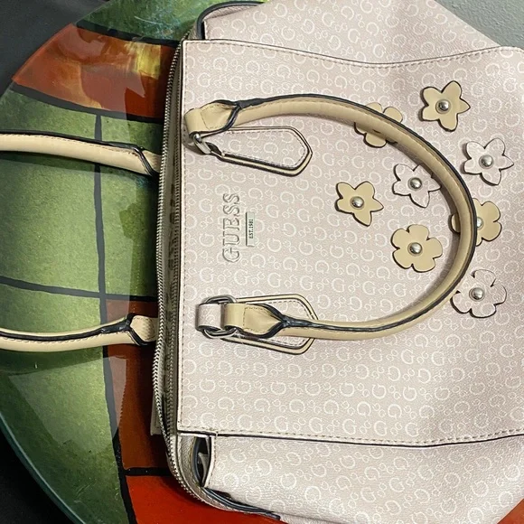 GUESS Cream Floral Tote Bag - Picture 4 of 4